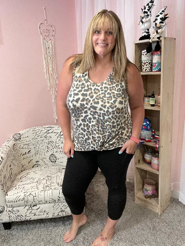 Black & Leopard Capri Leggings with Pockets Youthful Women's Pop