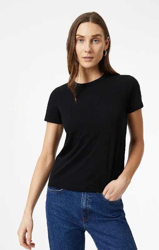 SLIM CREW NECK T-SHIRT IN BLACK Youthful Women's Pop