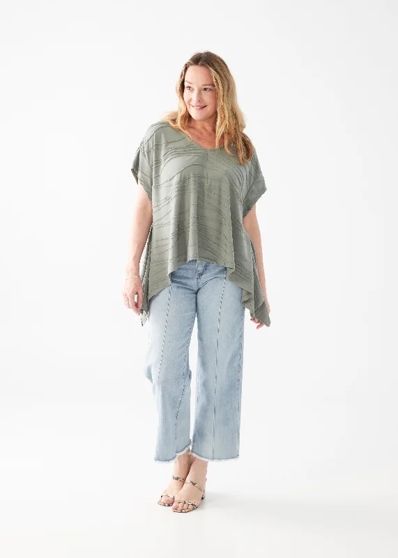 Short-Sleeve Textured Sharkbite Hem Top garde